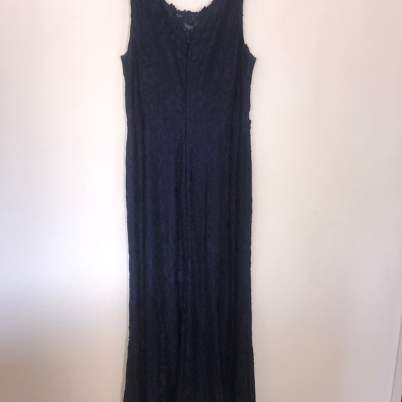 Blue lace dress - Picture 2 of 3